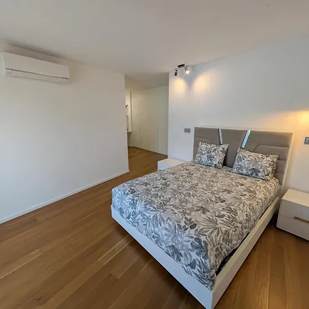 Modern Luxury Flat With Two Ensuite Bedrooms Pool *