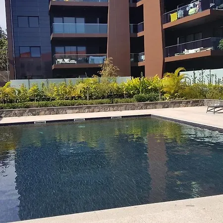 Modern Luxury Flat With Two Ensuite Bedrooms Pool Appartement *