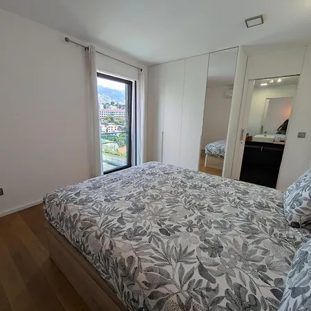 Modern Luxury Flat With Two Ensuite Bedrooms Pool Appartement Funchal (Madeira)