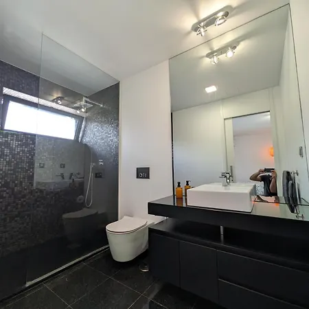 Modern Luxury Flat With Two Ensuite Bedrooms Pool Appartement Funchal (Madeira)