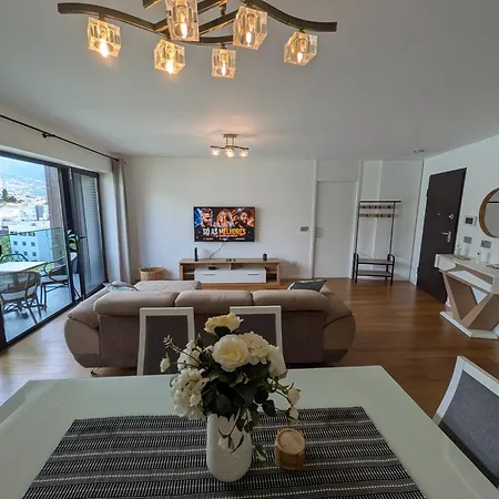 Appartement Modern Luxury Flat With Two Ensuite Bedrooms Pool Funchal (Madeira)
