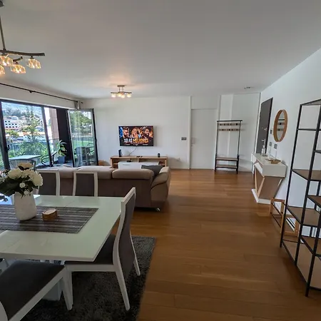 Modern Luxury Flat With Two Ensuite Bedrooms Pool *