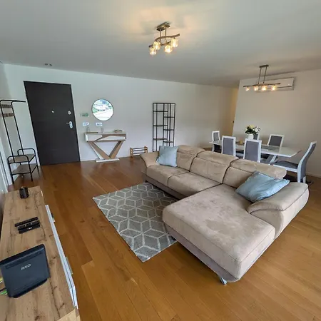 Modern Luxury Flat With Two Ensuite Bedrooms Pool Funchal (Madeira)