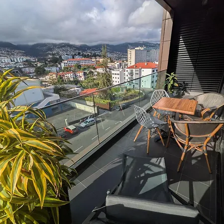 Modern Luxury Flat With Two Ensuite Bedrooms Pool Appartement *