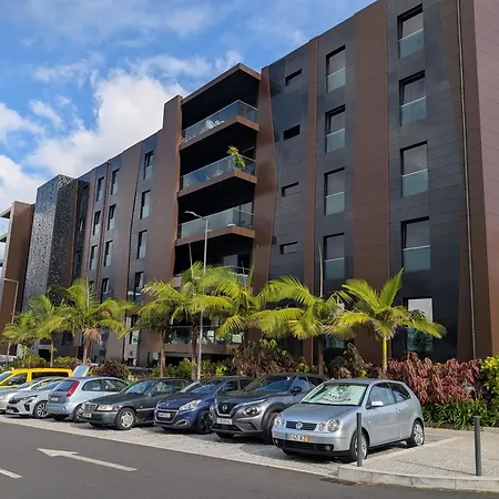 Modern Luxury Flat With Two Ensuite Bedrooms Pool Appartement *