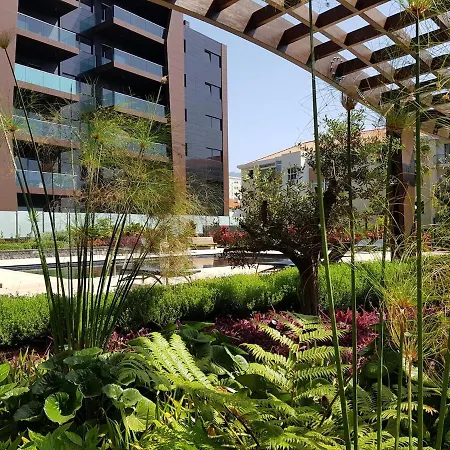 Modern Luxury Flat With Two Ensuite Bedrooms Pool Appartement